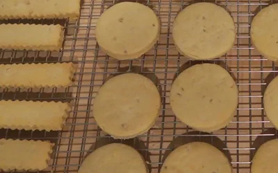 Sweet Potato & Candied Ginger Shortbread Cookies