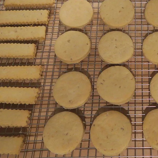 Sweet Potato & Candied Ginger Shortbread Cookies